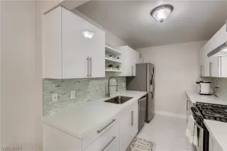 Photo #4: 2262100 Listing