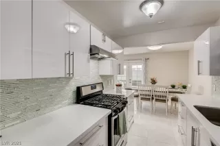 Photo #6: 2262100 Listing