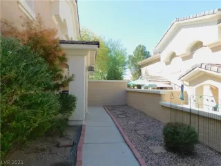 Photo #1: 2262121 Listing 