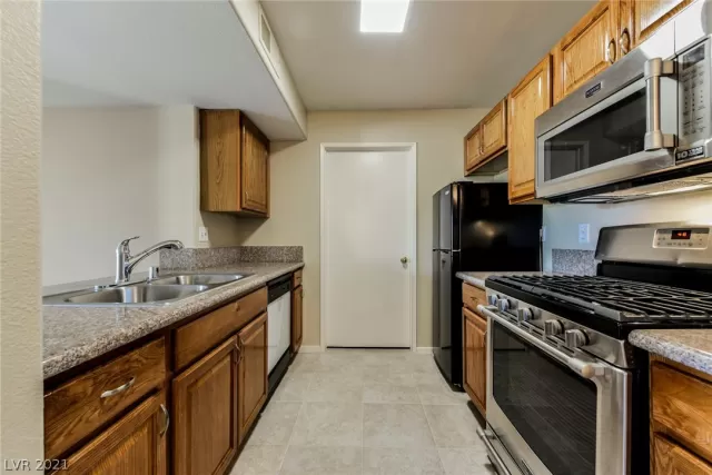 MLS: 2262140 Condo For Sale