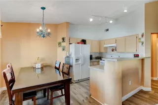 Photo #4: 2262156 Listing