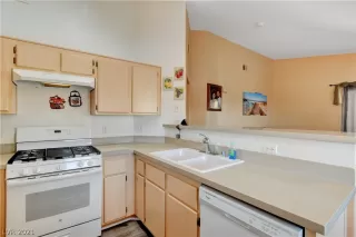 Photo #6: 2262156 Listing