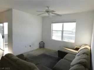 Photo #3: 2262202 Listing