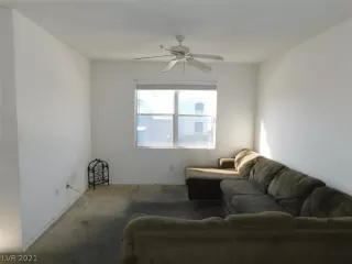 Photo #4: 2262202 Listing