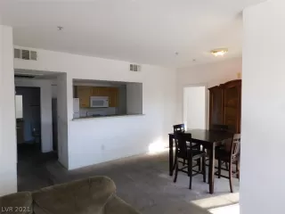 Photo #5: 2262202 Listing