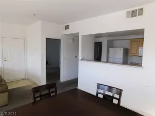 Photo #6: 2262202 Listing