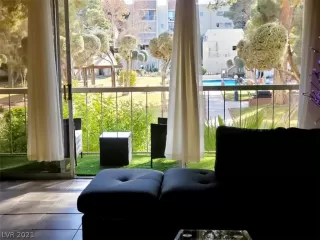 Photo #2: 2262203 Listing