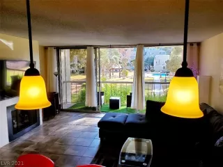 Photo #3: 2262203 Listing