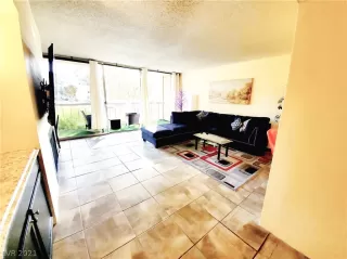 Photo #5: 2262203 Listing