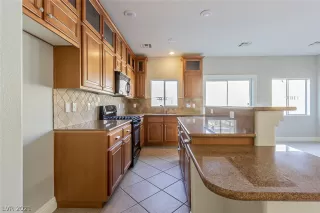 Photo #1: 2262208 Listing 