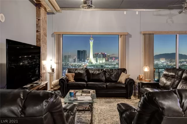 MLS: 2262263 Condo For Sale