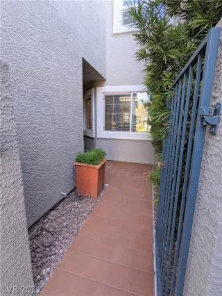 Photo #2: 2262277 Listing 