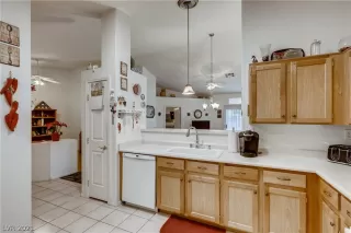 Photo #5: 2262288 Listing