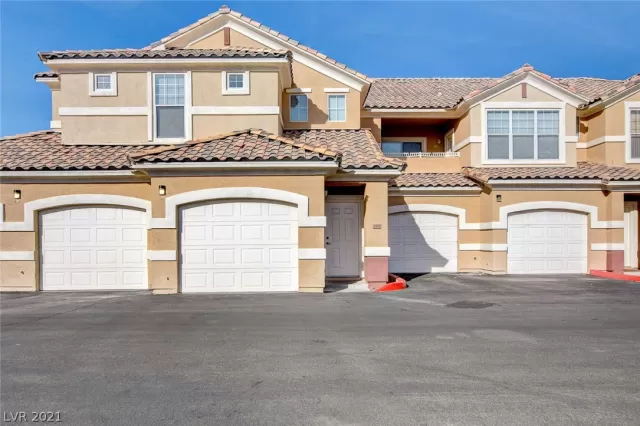 MLS: 2262329 Condo For Sale