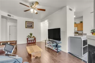 Photo #2: 2262359 Listing