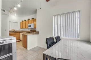 Photo #5: 2262359 Listing