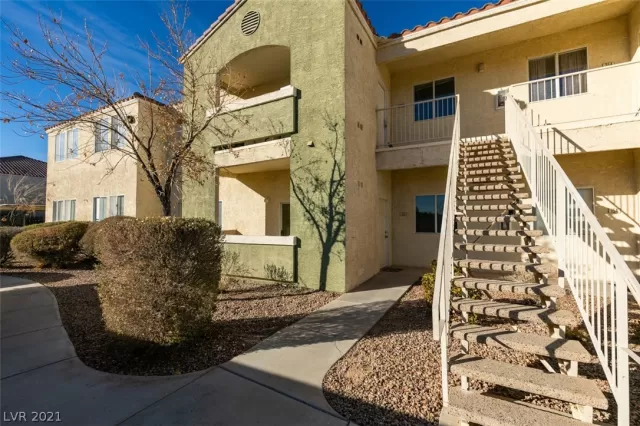MLS: 2262418 Condo For Sale