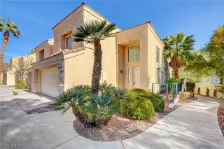 Photo #2: 2262437 Listing