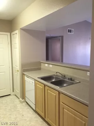 Photo #3: 2262473 Listing