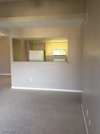 Photo #5: 2262473 Listing