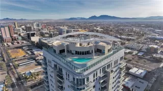 Photo #2: 2262527 Listing