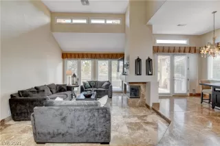 Photo #5: 2262604 Listing