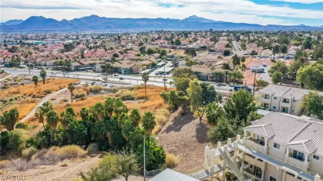 MLS: 2262612 Condo For Sale