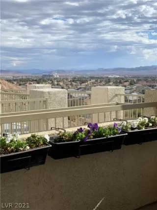 Photo #2: 2262612 Listing