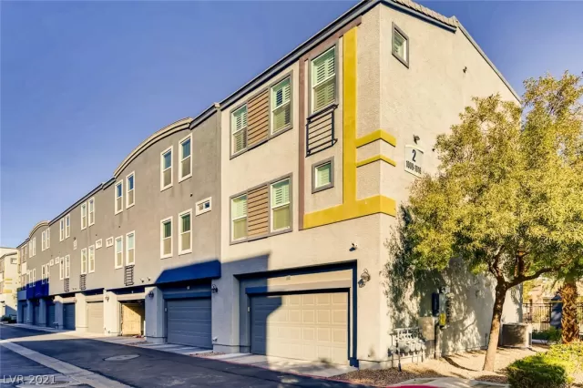 MLS: 2262617 Condo For Sale