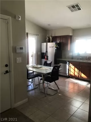 Photo #1: 2262634 Listing