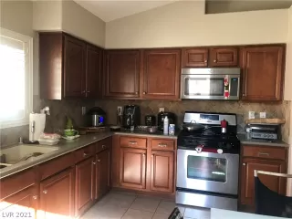 Photo #2: 2262634 Listing