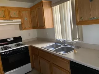 Photo #3: 2262637 Listing