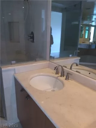 Photo #6: 2262704 Listing