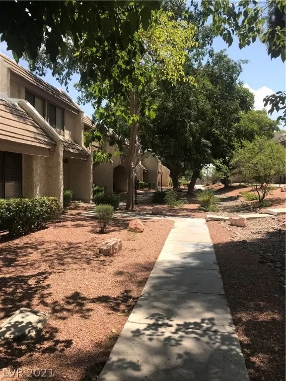 MLS: 2262790 Condo For Sale