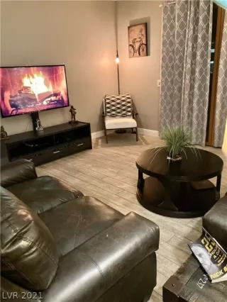 Photo #1: 2262813 Listing