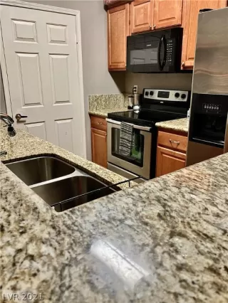 Photo #2: 2262813 Listing