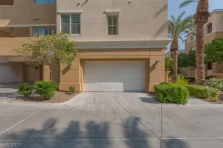 Photo #4: 2262834 Listing