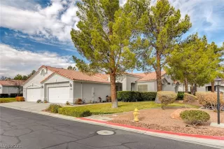 Photo #3: 2262853 Listing