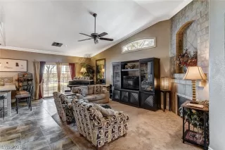 Photo #5: 2262853 Listing