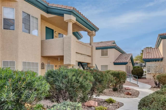 MLS: 2262868 Condo For Sale