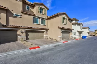 Photo #5: 2262875 Listing