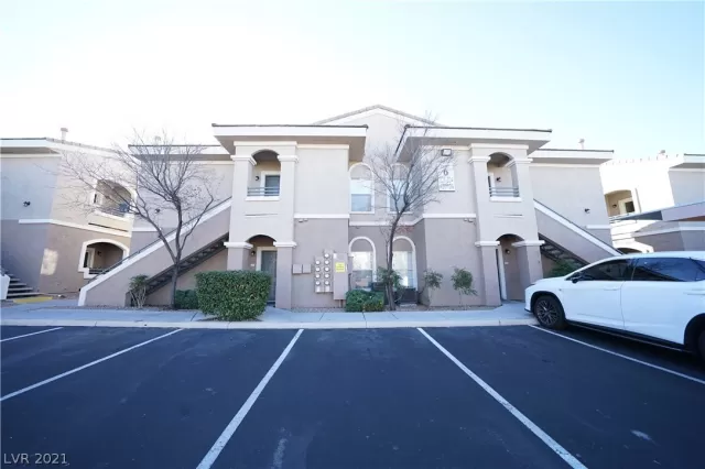 MLS: 2262893 Condo For Sale