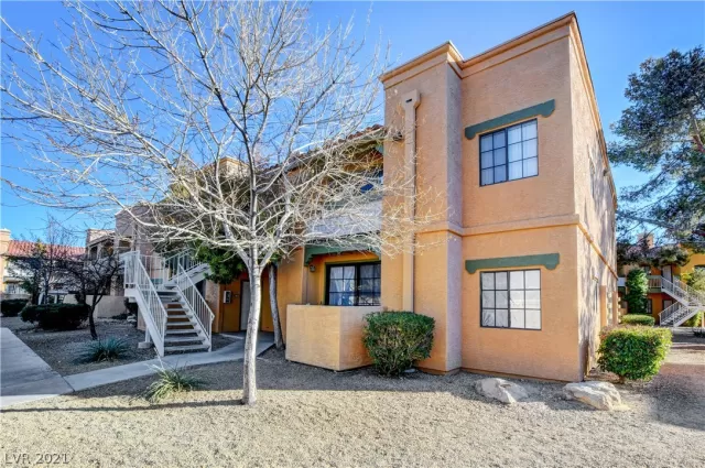 MLS: 2262924 Condo For Sale