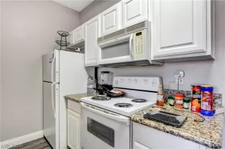 Photo #6: 2262924 Listing 