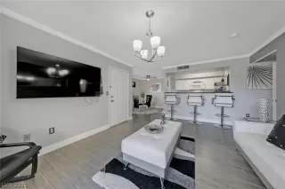 Photo #1: 2262936 Listing 