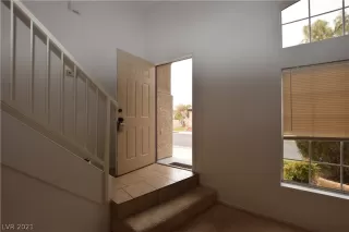 Photo #3: 2262949 Listing