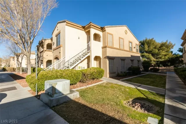 MLS: 2262960 Condo For Sale