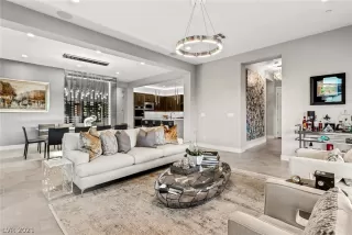 Photo #2: 2262974 Listing