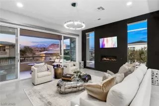 Photo #3: 2262974 Listing