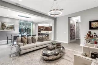 Photo #5: 2262974 Listing